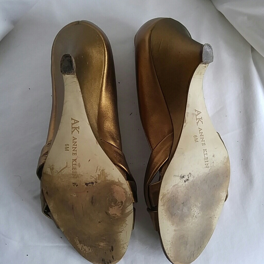 Shoes - Picture 5 of 7